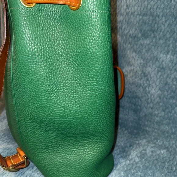 Dooney and Bourke large sling in Kelly Green - Picture 3 of 15